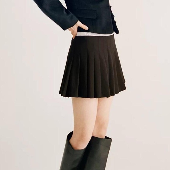 Zara Dresses & Skirts - NWT Zara Box Pleated Skirt Skort in Chocolate Brown - XL